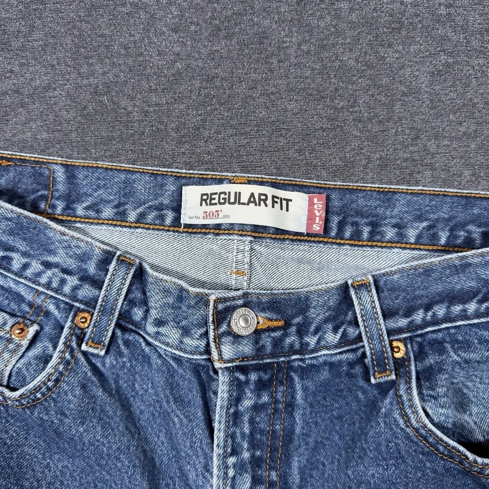 Vintage Levis Jeans Mens 34x33 Blue 505 Straight Denim Faded Workwear Y2K Grunge
